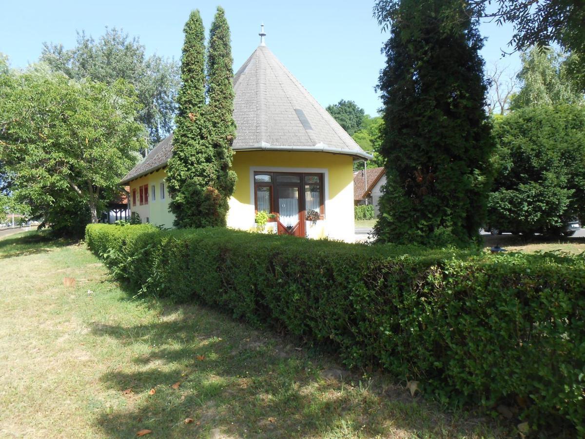 Erika Apartman Balatonbereny Exterior photo